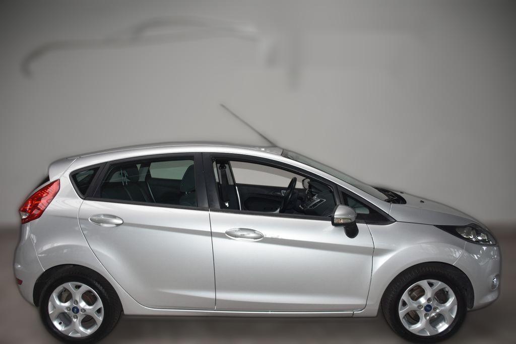 FORD Fiesta Champions Edition Sitzheizung Bluetooth