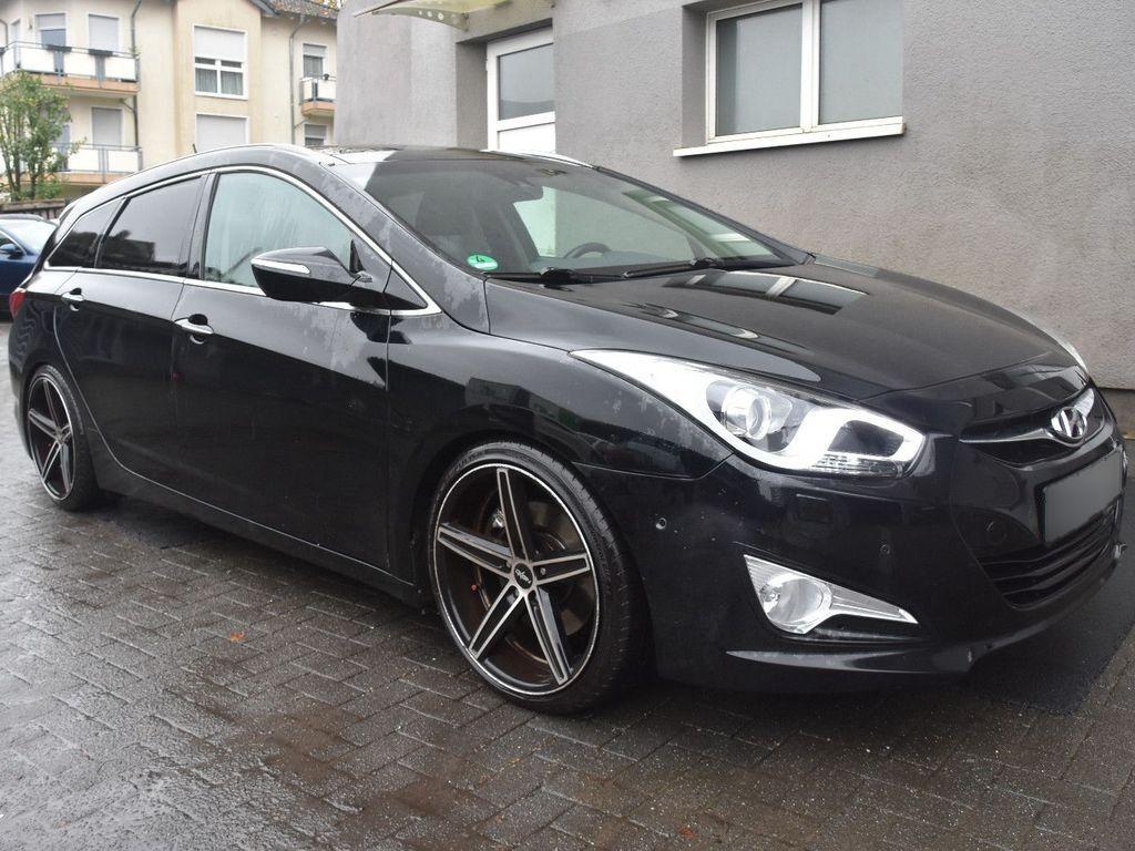 HYUNDAI i40 cw Premium Automatik Pano Navi Parkpilot