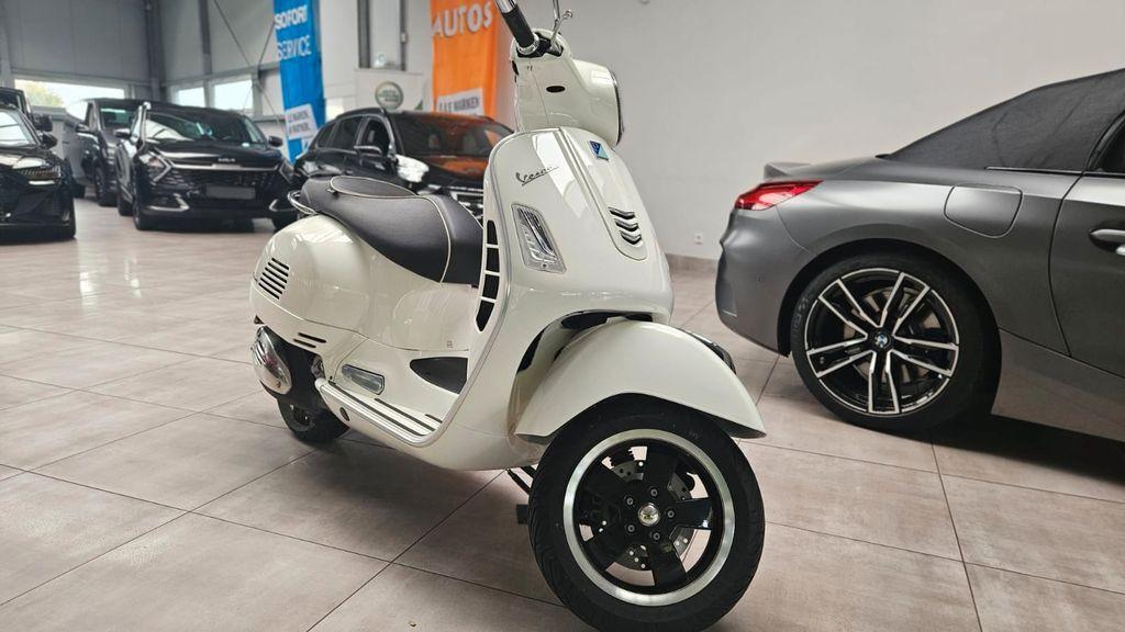 Piaggio Vespa 300 GTS i.e Super ABS Weiß