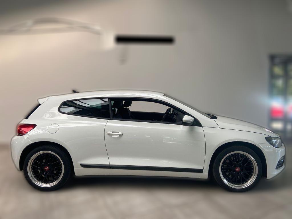 Volkswagen Scirocco 2.0 TSI Bi-Xen Navi TEC-Felgen SHZ PDC