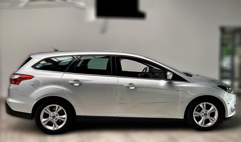 Ford Focus Turnier Winterpaket Parkassistent PDC V+H